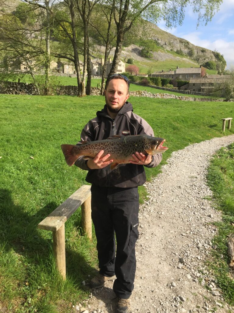 Cameron Huxley‏ Brownie May 2016 (2)